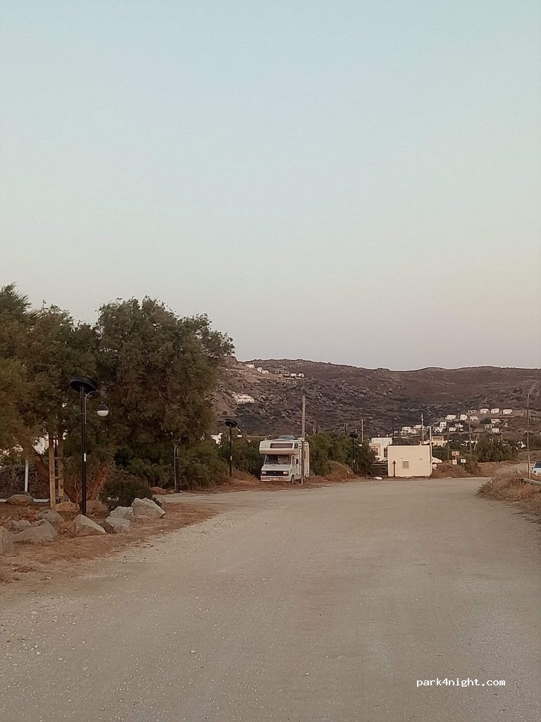 (843 00) Plaka - Unnamed Road — foto
