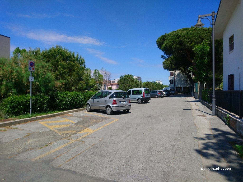 (47042) Cesenatico - 12 Viale Giuseppe Cesare Abba — foto