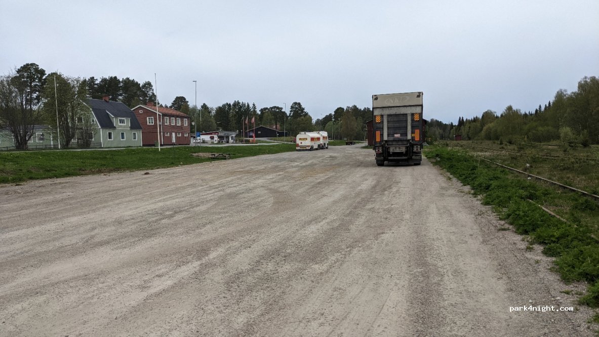 (840 31)  - 30 Olstavägen — foto