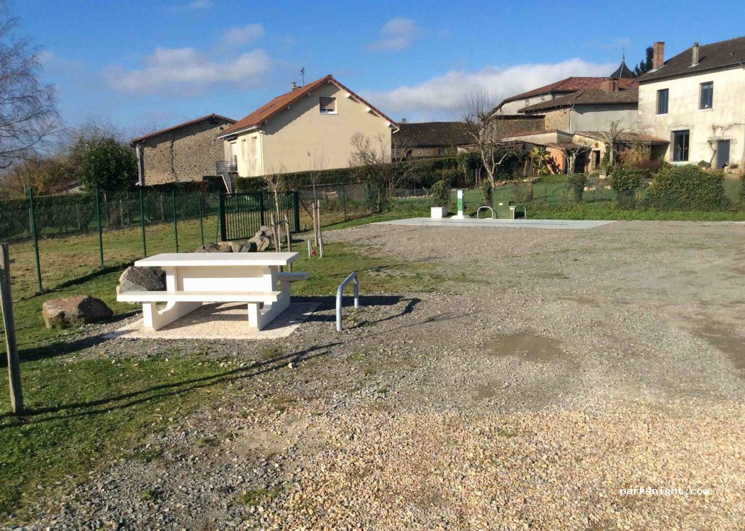 Aire de Brigueuil — foto