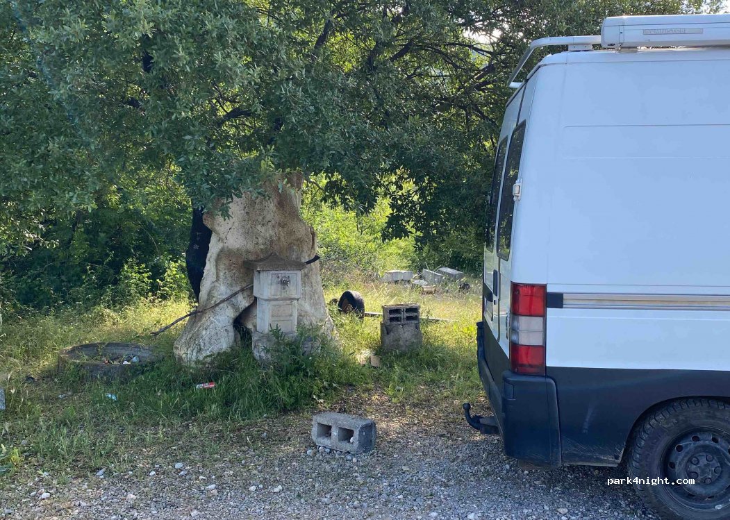 () Vinići - Unnamed Road — foto 2