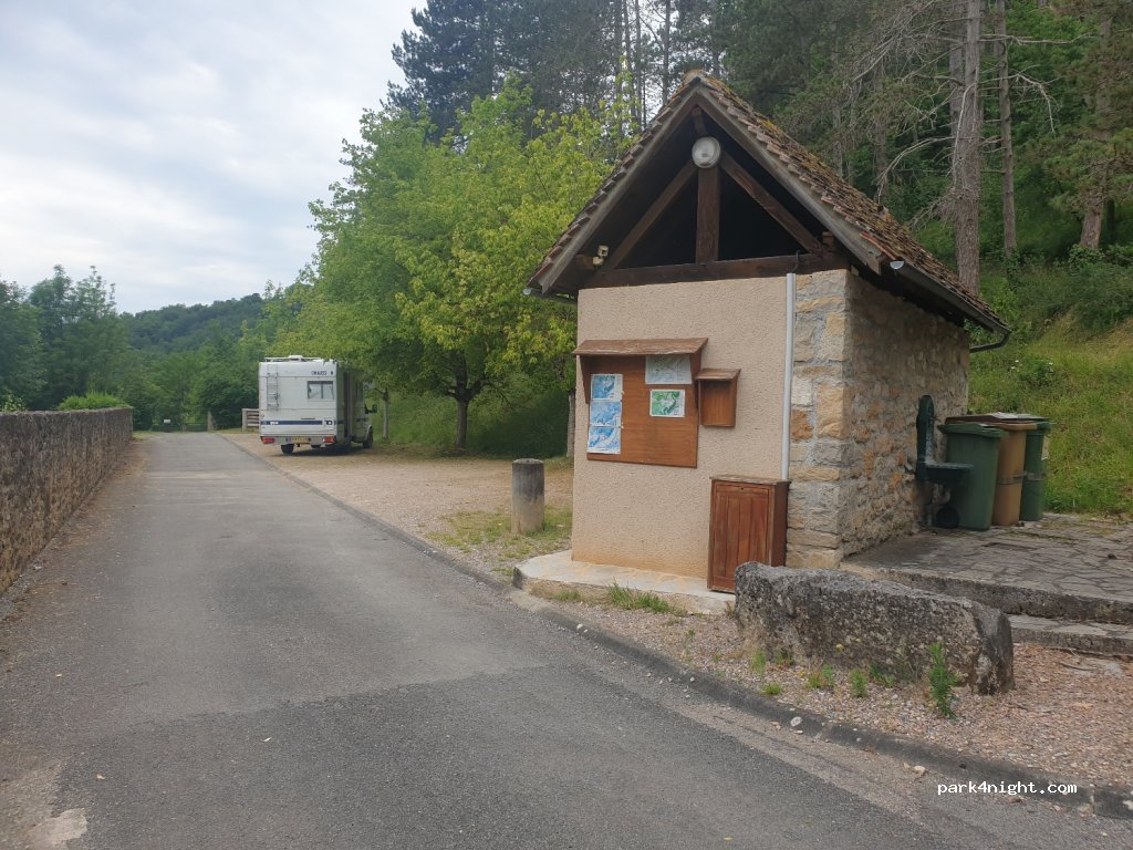 (46160) Larroque-Toirac - D662 — foto