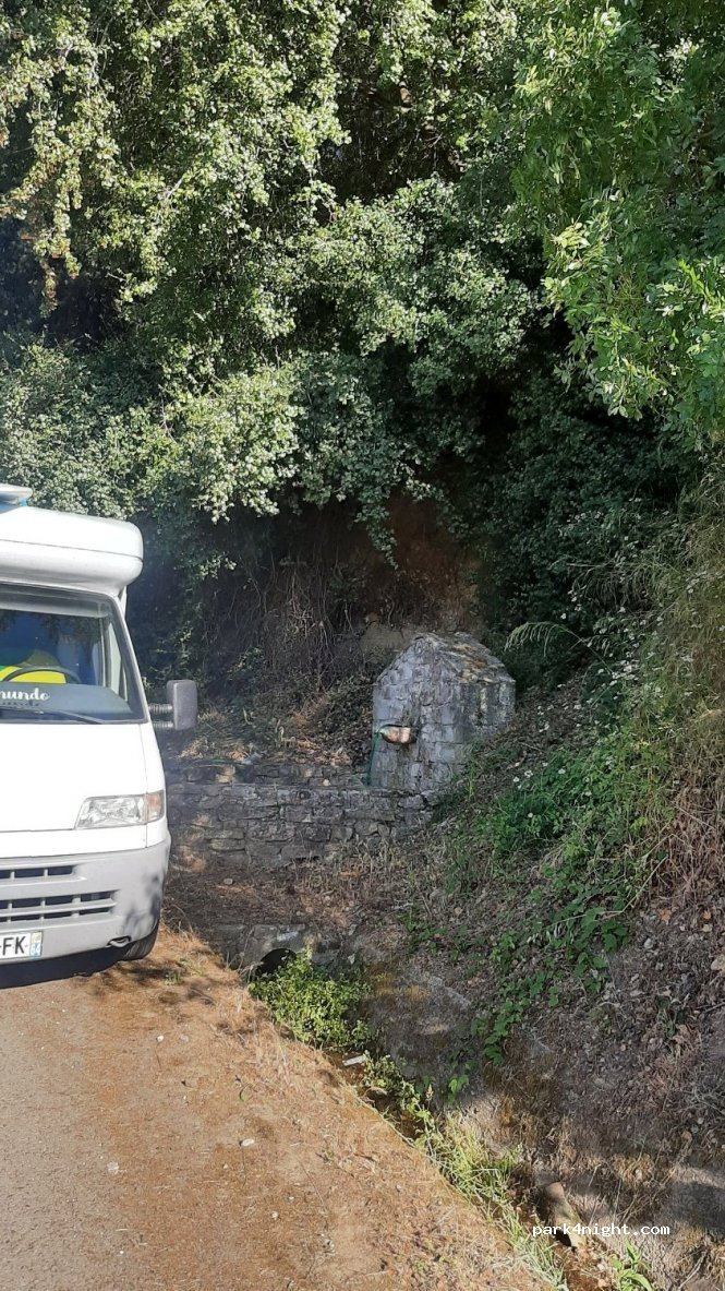 (270 65) Flokas - Unnamed Road — foto