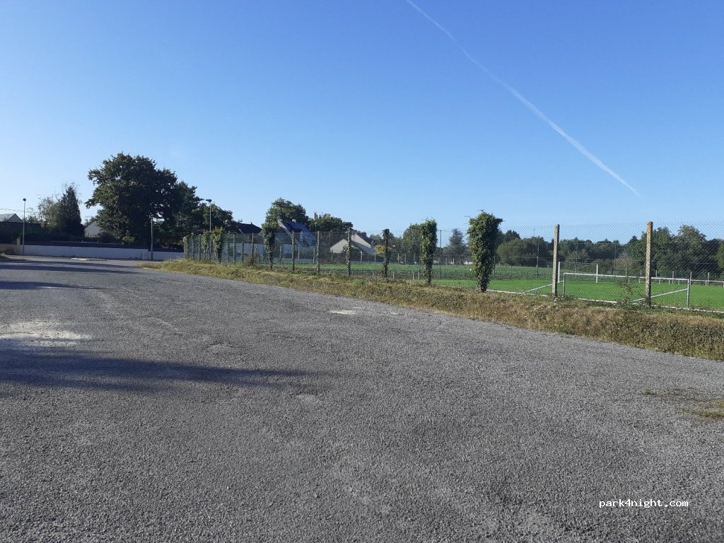 (44360) Le Temple-de-Bretagne - Allée du Stade — foto