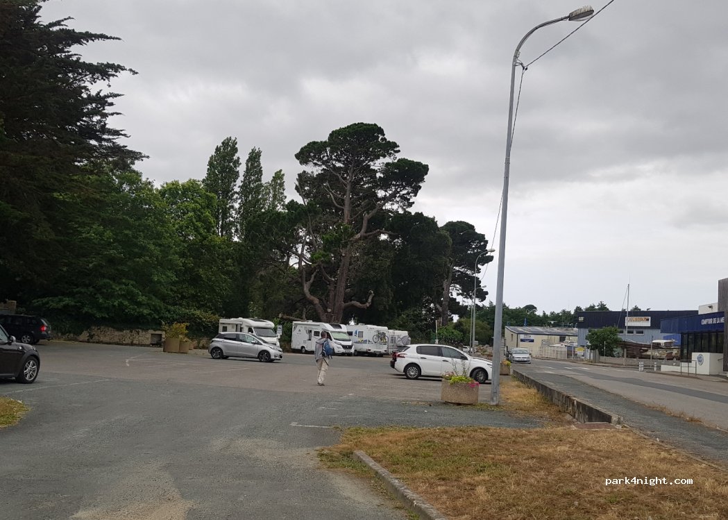 (29750) Loctudy - 345A Quai de la Coopérative — foto 3