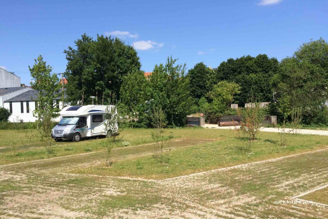 Aire de Camping Car Saint-Denis-sur-Scie — foto
