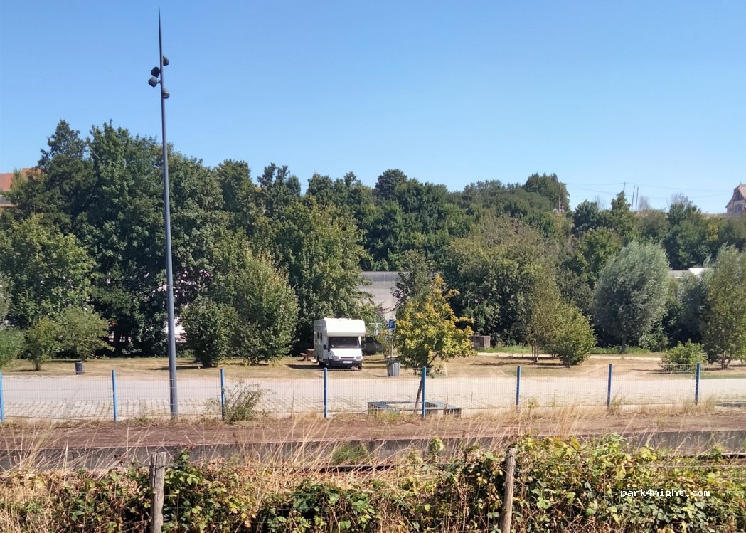 Aire de Camping Car Saint-Denis-sur-Scie — foto 3