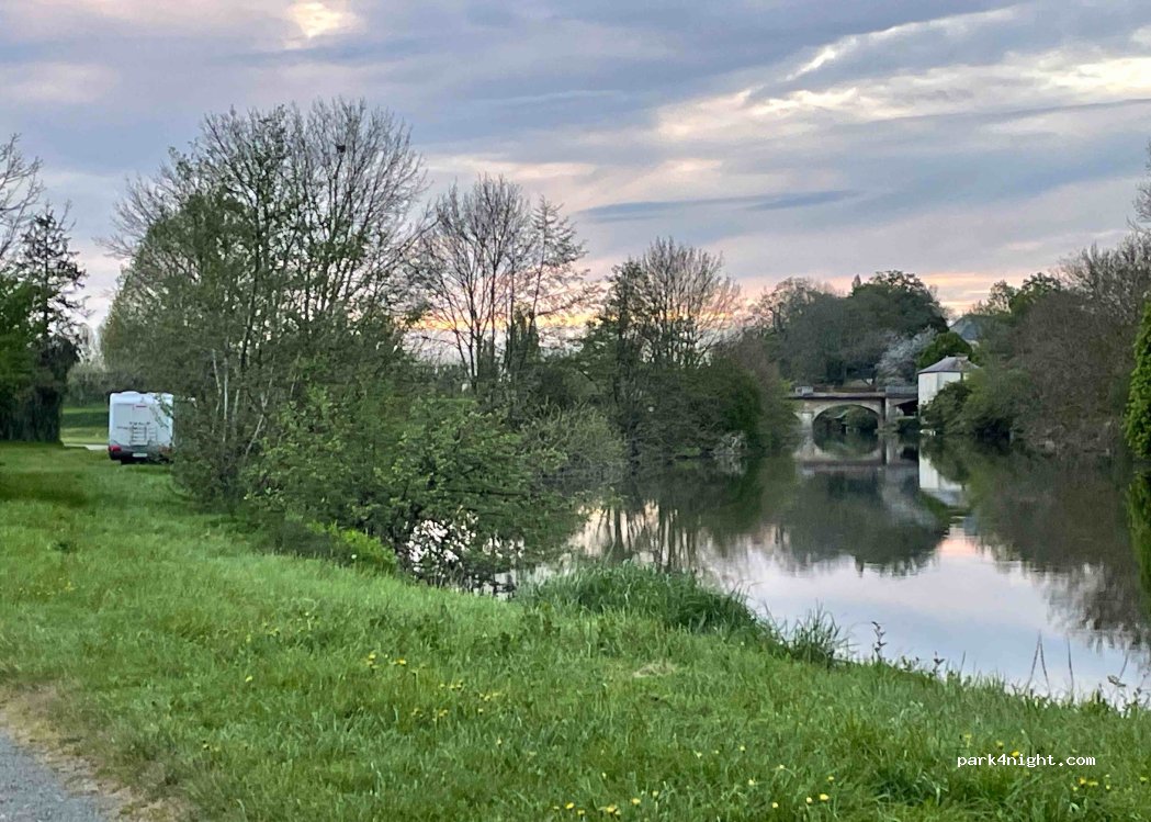 (72380) Montbizot - unnamed road — foto 2