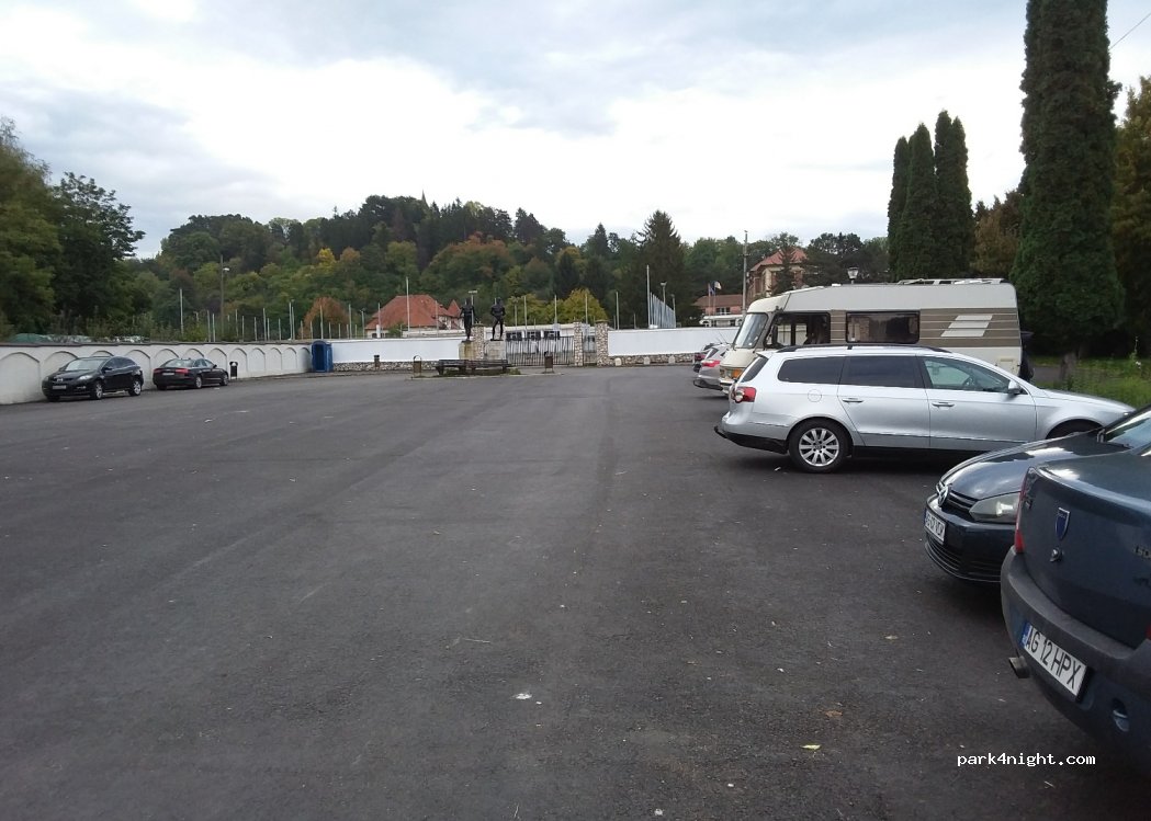(115100) Câmpulung - 33 Bulevardul Ion Mihalache — foto