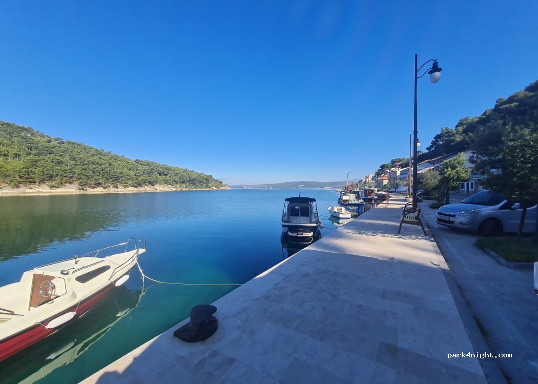 (23312) Novigrad - 11 Obala kraljice Elizabete Kotromanić — foto 4
