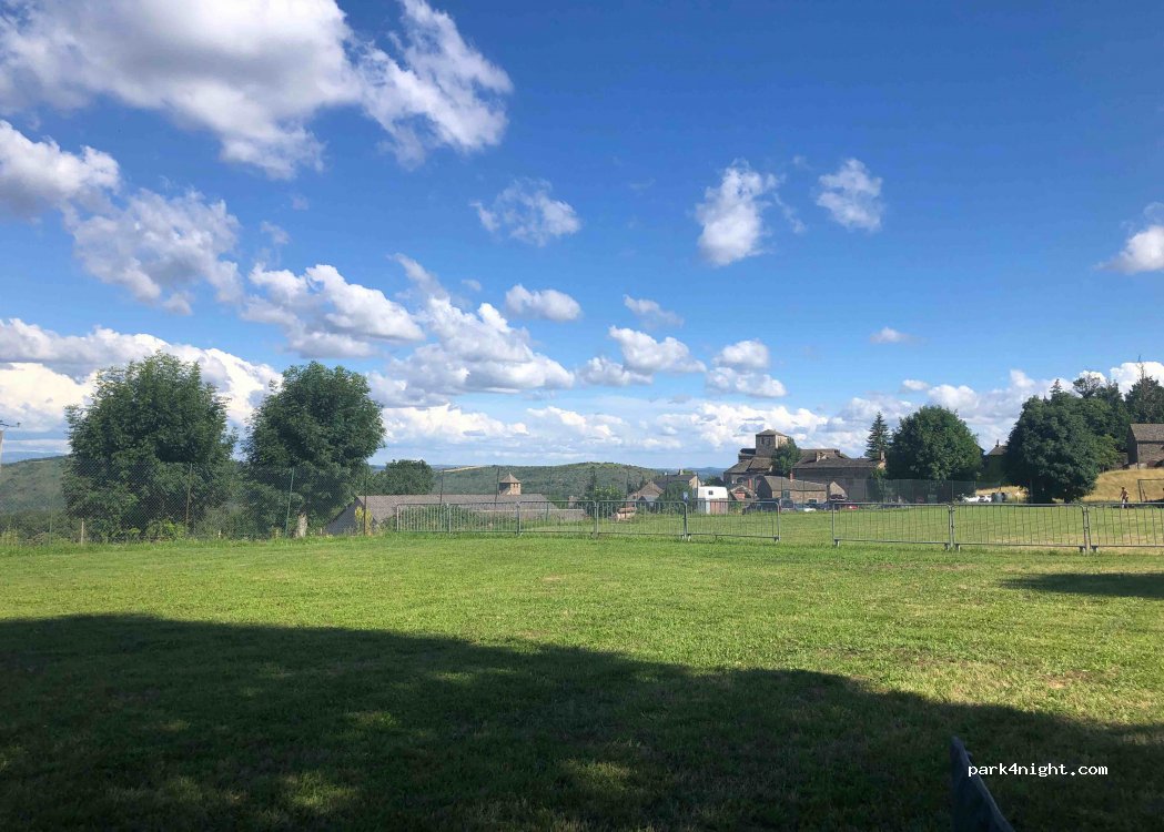(12620) Castelnau-Pégayrols - D515 — foto
