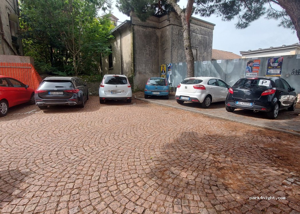 (21016) Luino - 2 Via Sbarra — foto