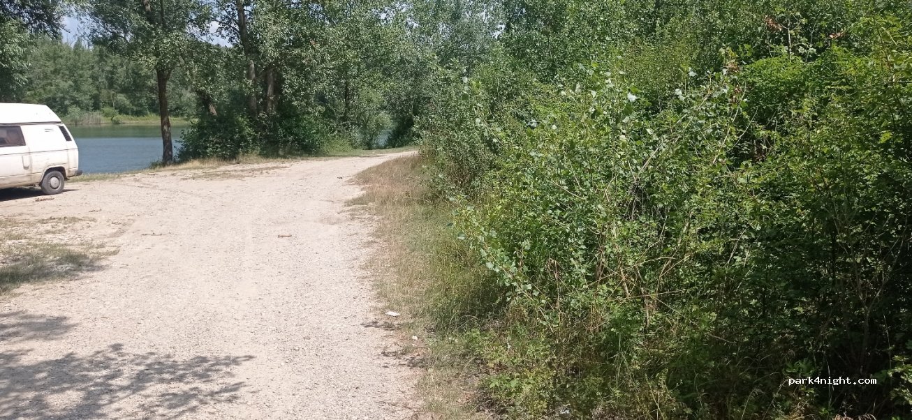 (922 42) Madunice - Unnamed Road — foto 2