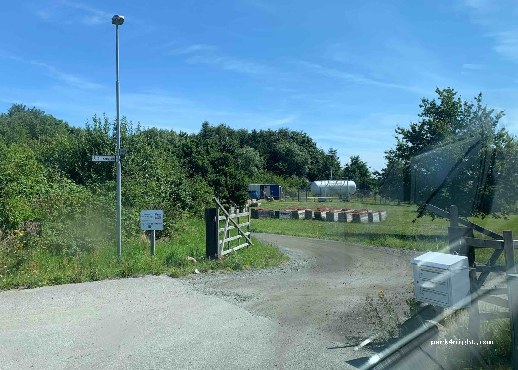 (271 39)  - 16 Södra Zinkgatan — foto 2