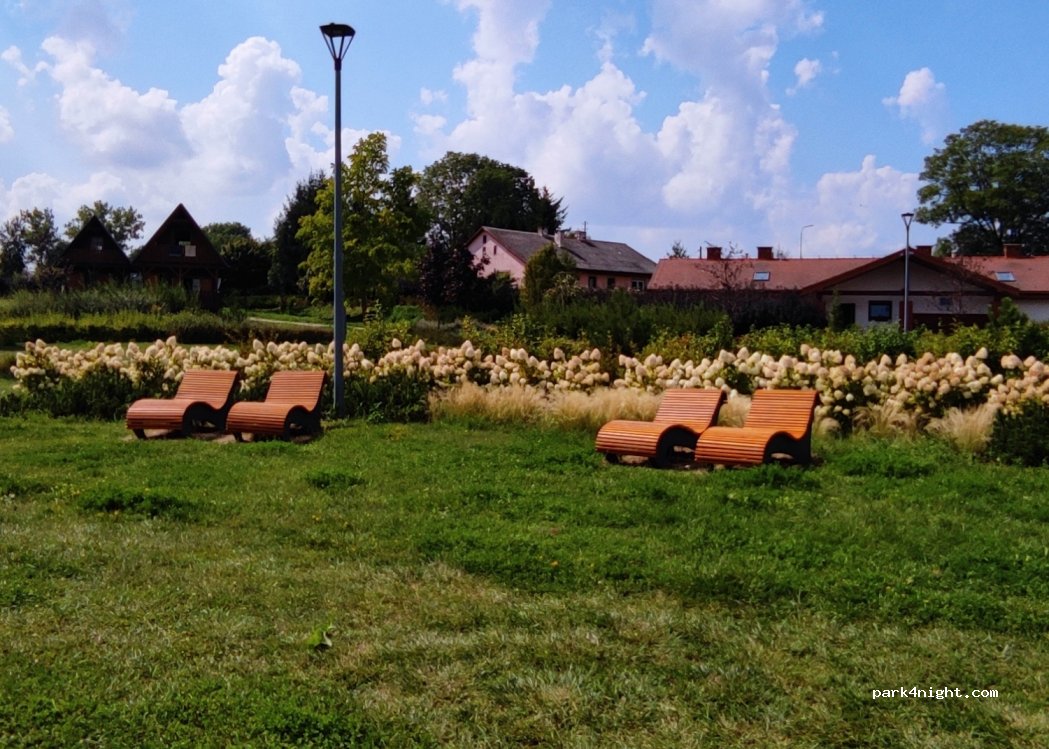 Pole namiotowe i wynajem domków kempingowych — foto 3