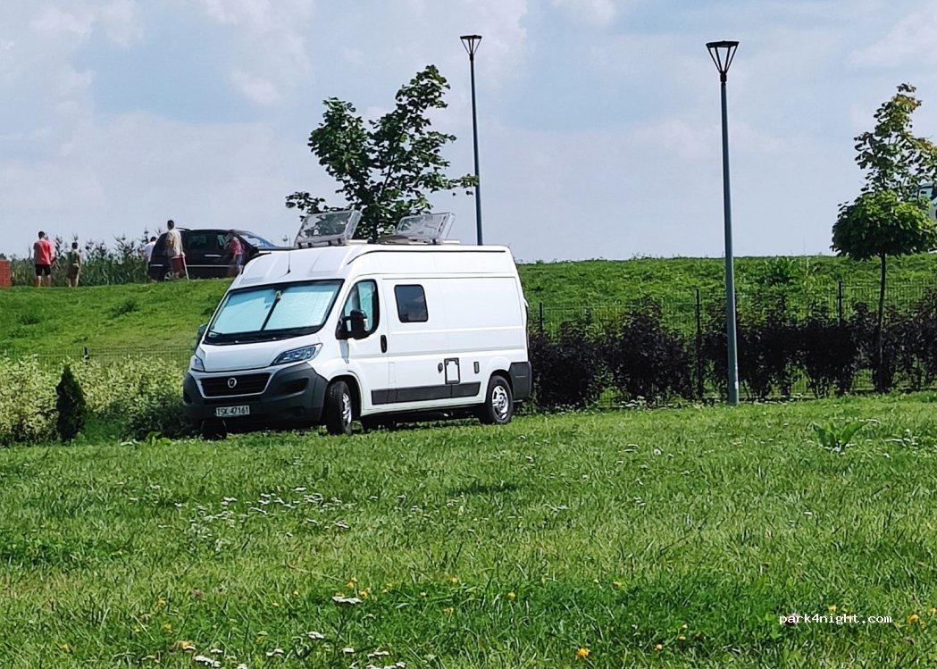 Pole namiotowe i wynajem domków kempingowych — foto 4