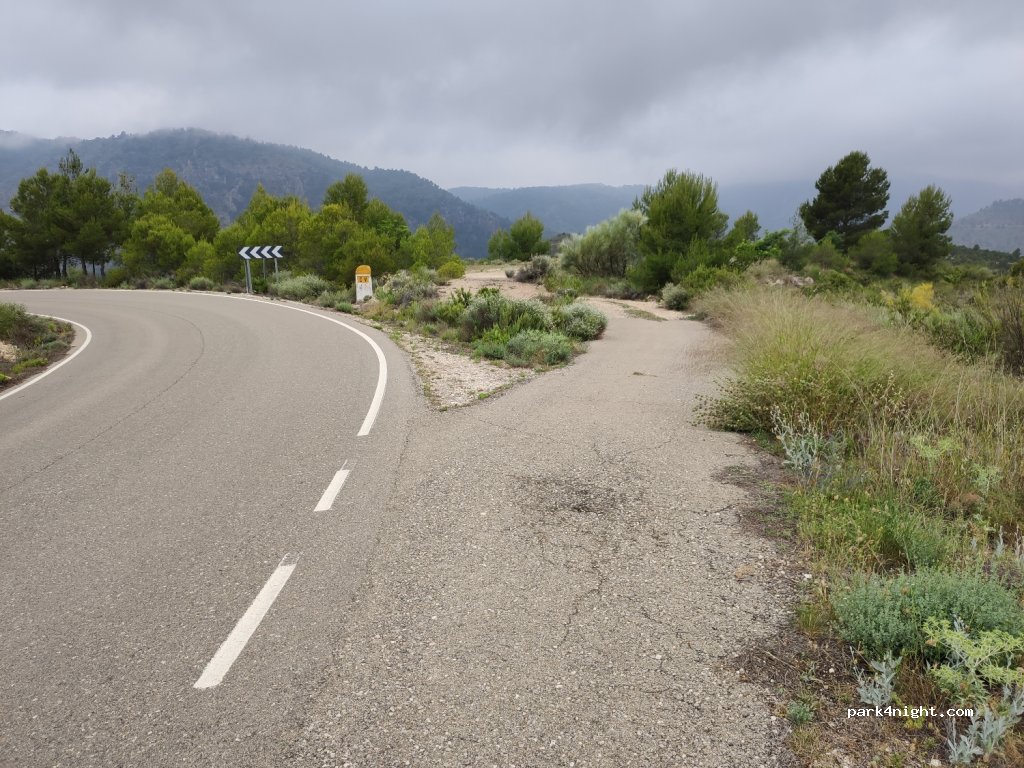 (02410) Liétor - Unnamed Road — foto