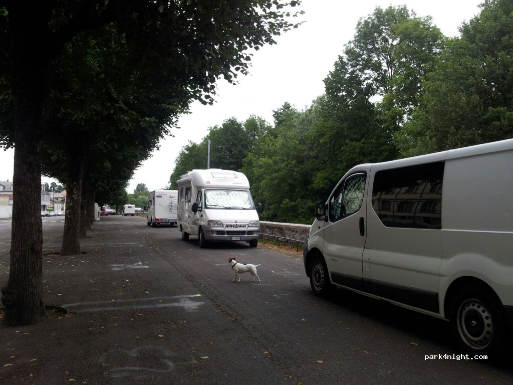 (65200) Bagnères-de-Bigorre - 3T Allée Jean Jaurès — foto