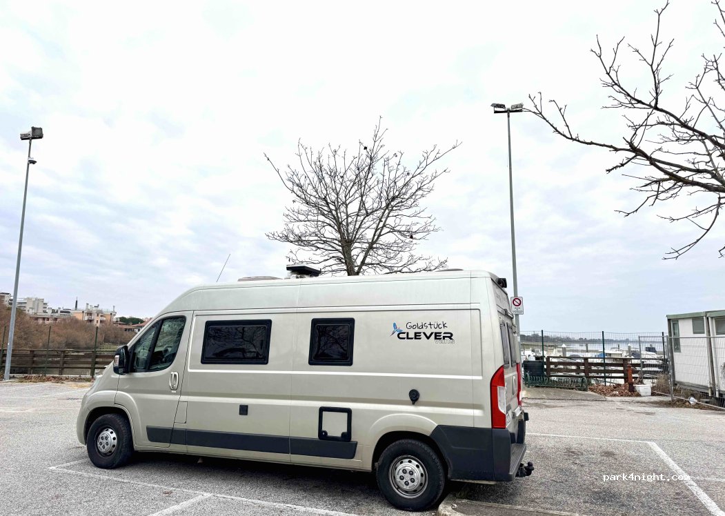 (33054) Lignano Sabbiadoro - 27 Via Lungolaguna Trento — foto 5