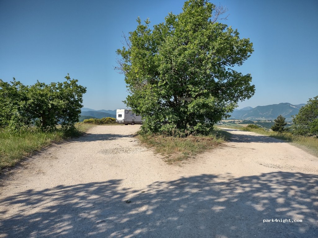 (60011) Arcevia - Unnamed Road — foto