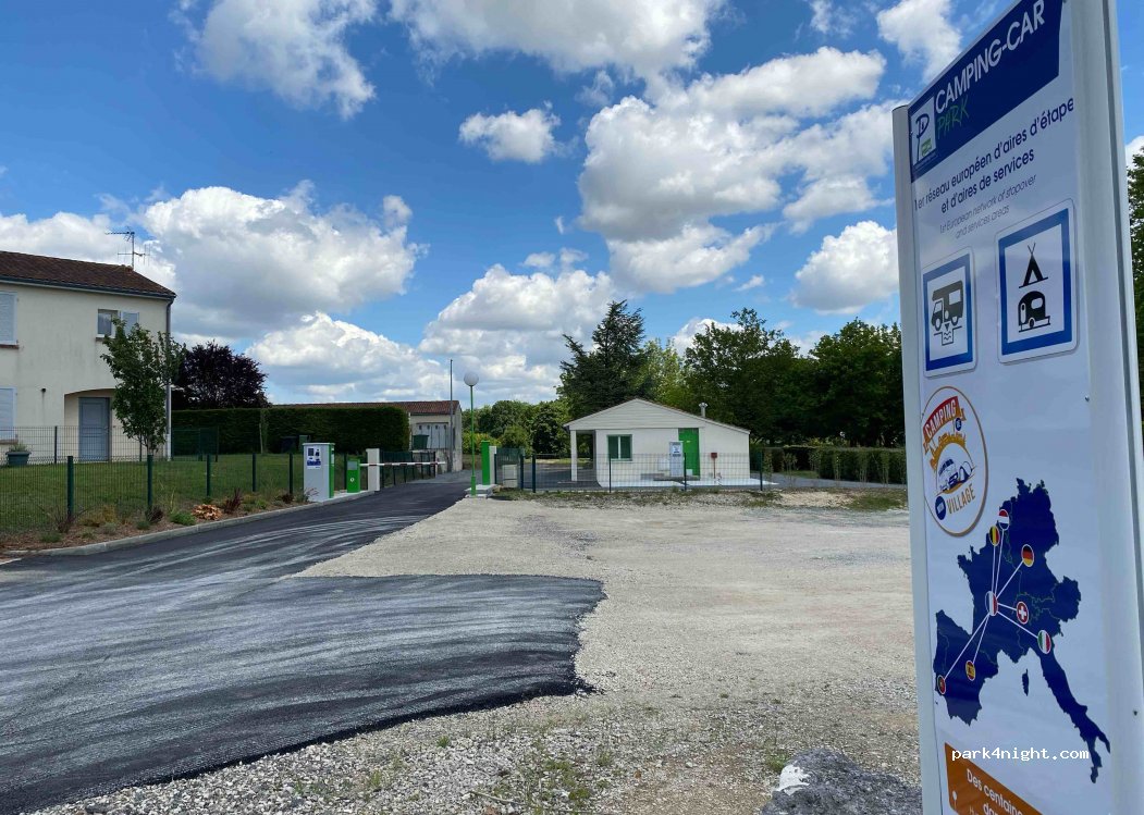 (16170) Rouillac - 519 Route d'Aigre — foto 2