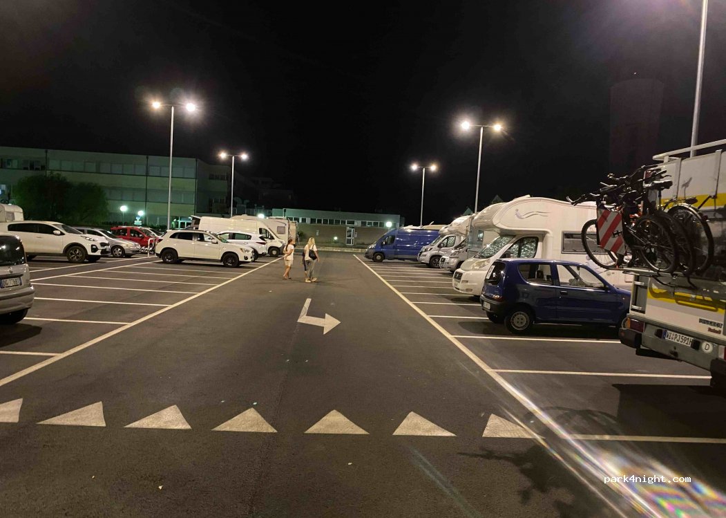 (48015) Cervia - Via Martiri Fantini — foto 2
