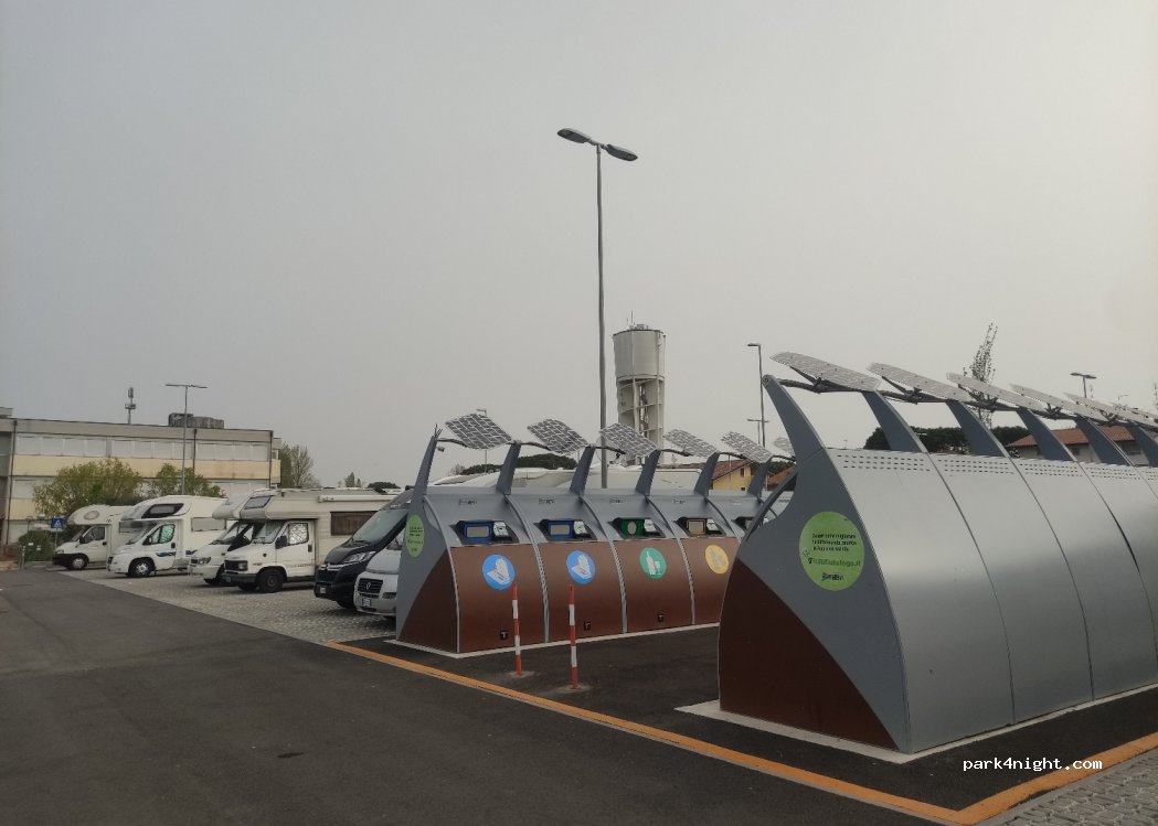 (48015) Cervia - Via Martiri Fantini — foto 4