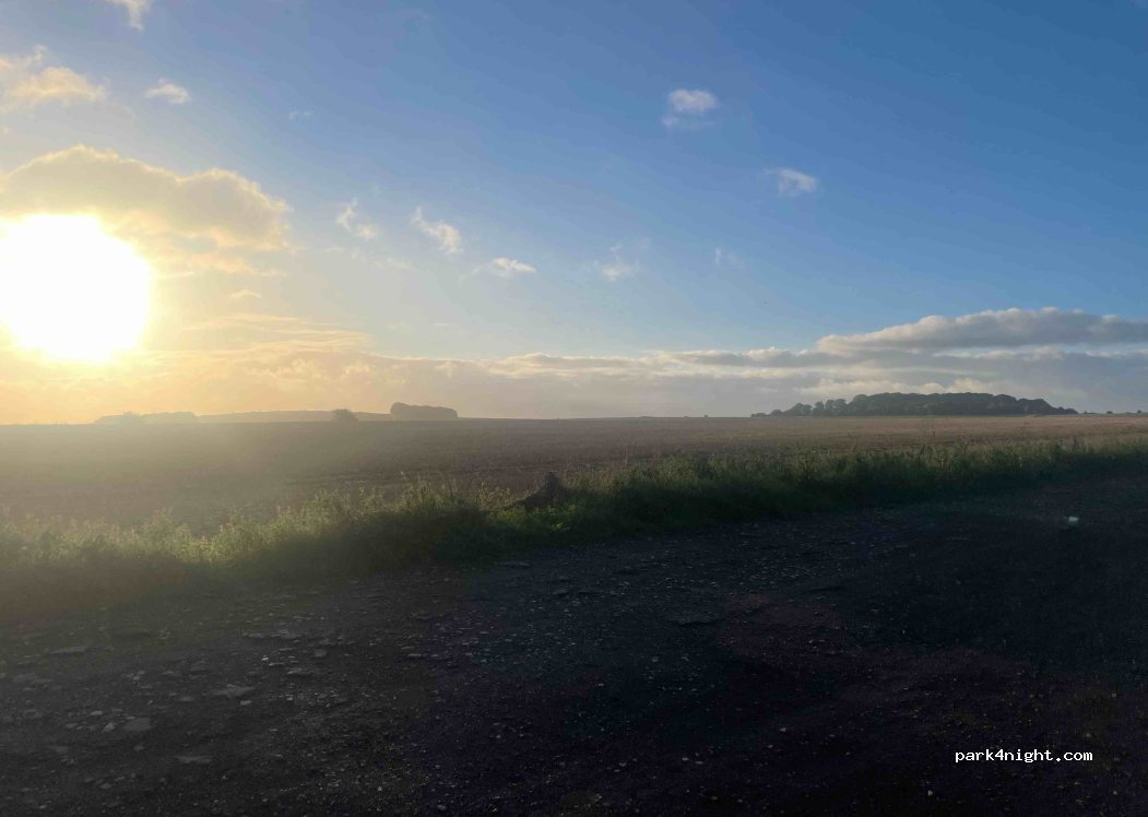 (SN11 0PW)  - Unnamed Road — foto 4
