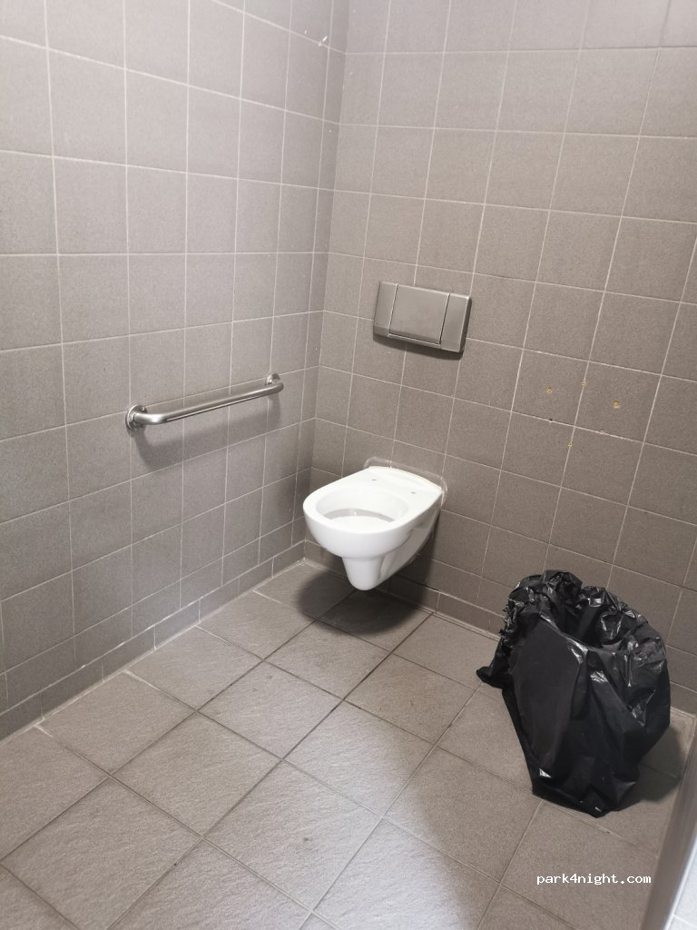 (29300) Quimperlé - 14 Place Saint-Michel — foto 3