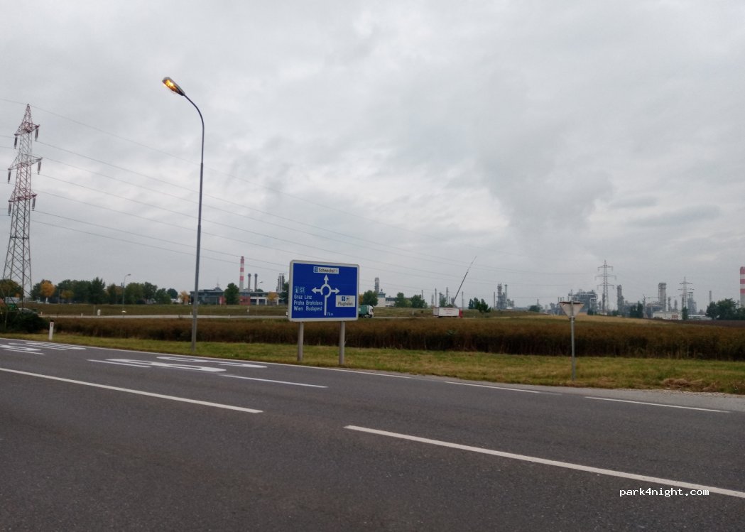 (2320) Schwechat - 80 B10 — foto 2