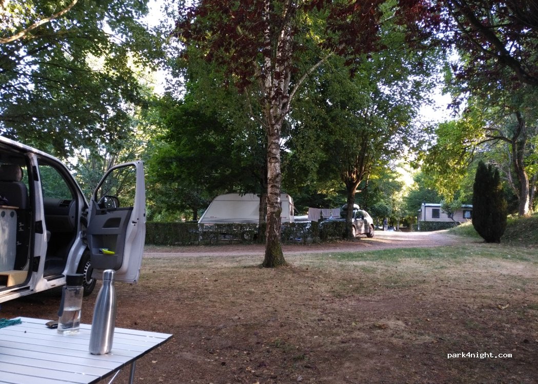 Flower Camping du Lac - Saint Point - Cluny — foto 4
