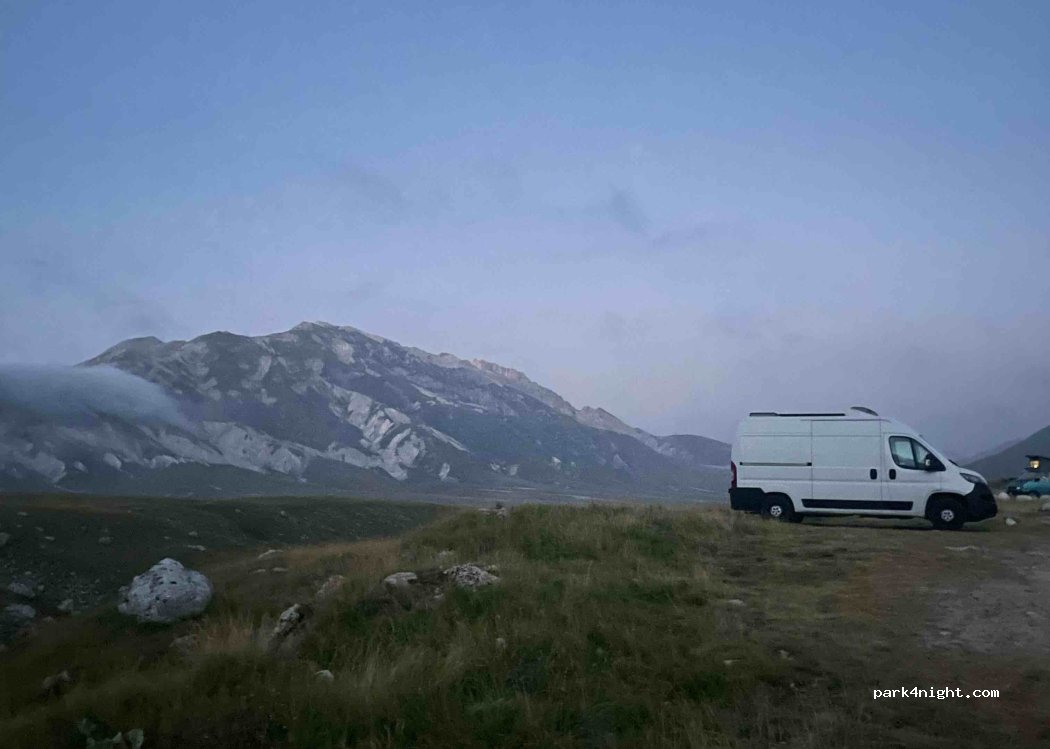 (67100) Assergi - Unnamed Road — foto 4