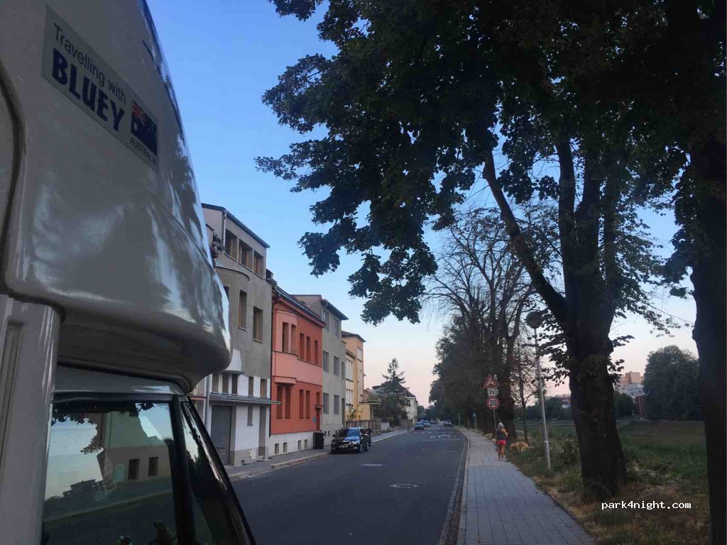 (767 01) Kroměříž - 19 Švabinského nábřeží — foto