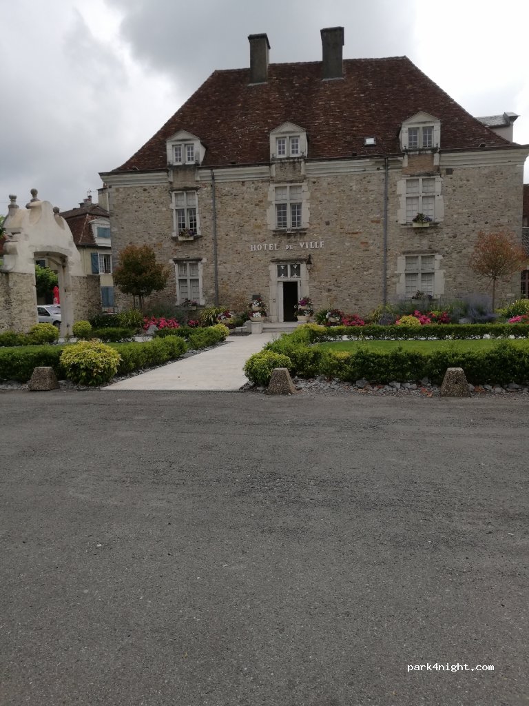 (64390) Sauveterre-de-Béarn - 7 Route de Salies — foto