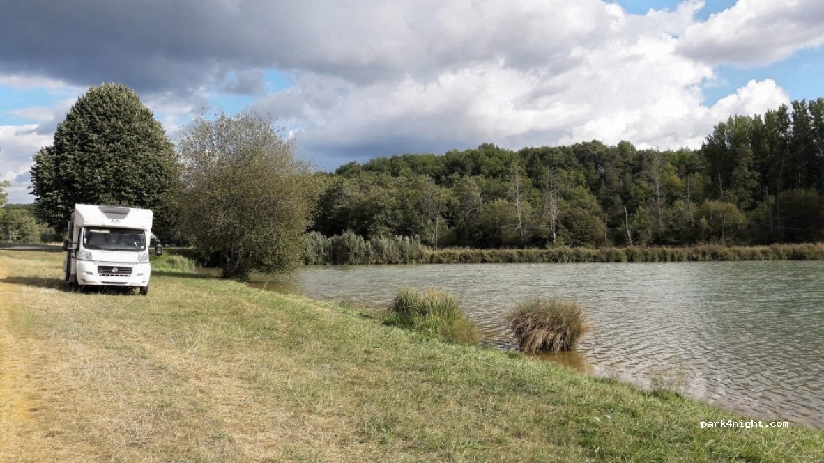(24140) Beauregard-et-Bassac - D38 — foto 2