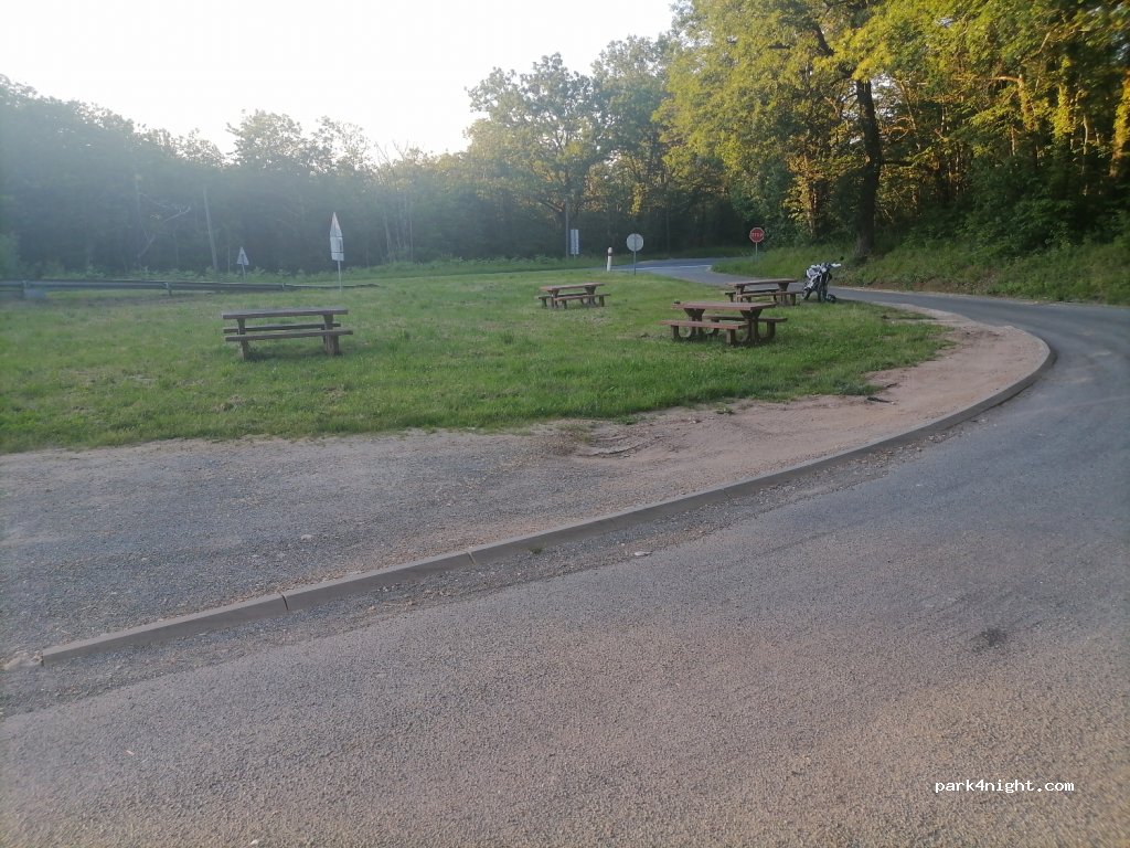 (24480) Le Buisson-de-Cadouin - D29 — foto