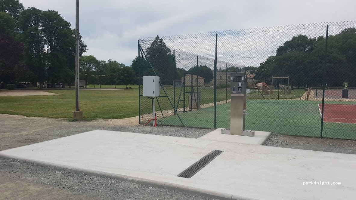 Aire de camping-car Rives-d'Autise — foto