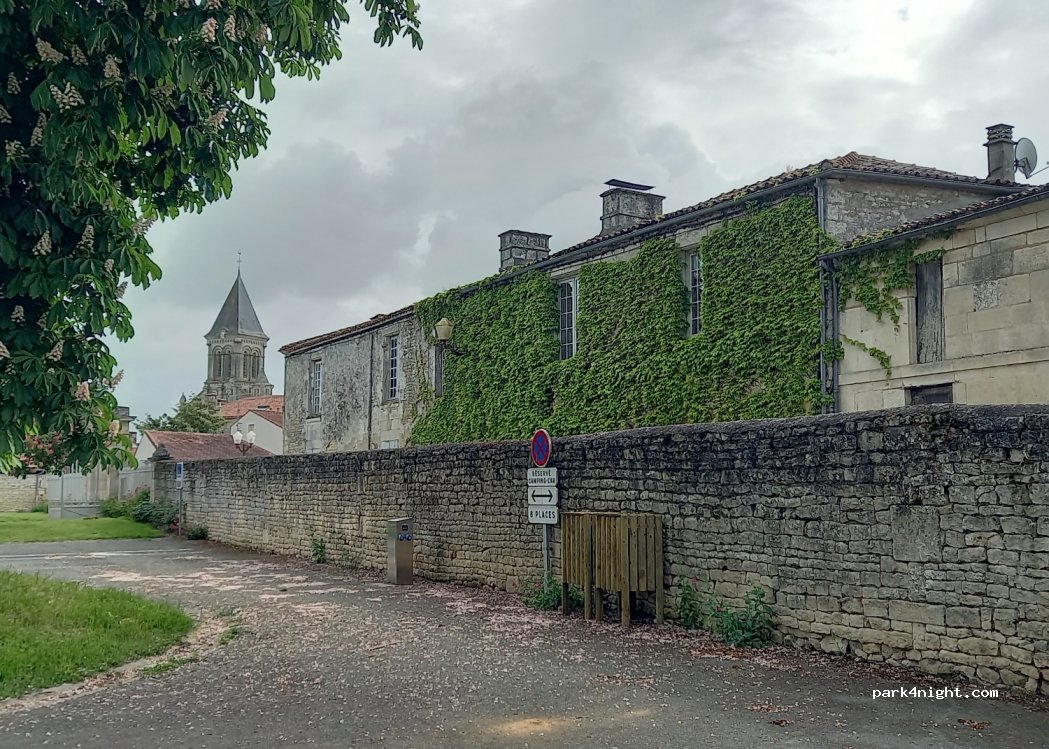 Aire de camping-car Rives-d'Autise — foto 3