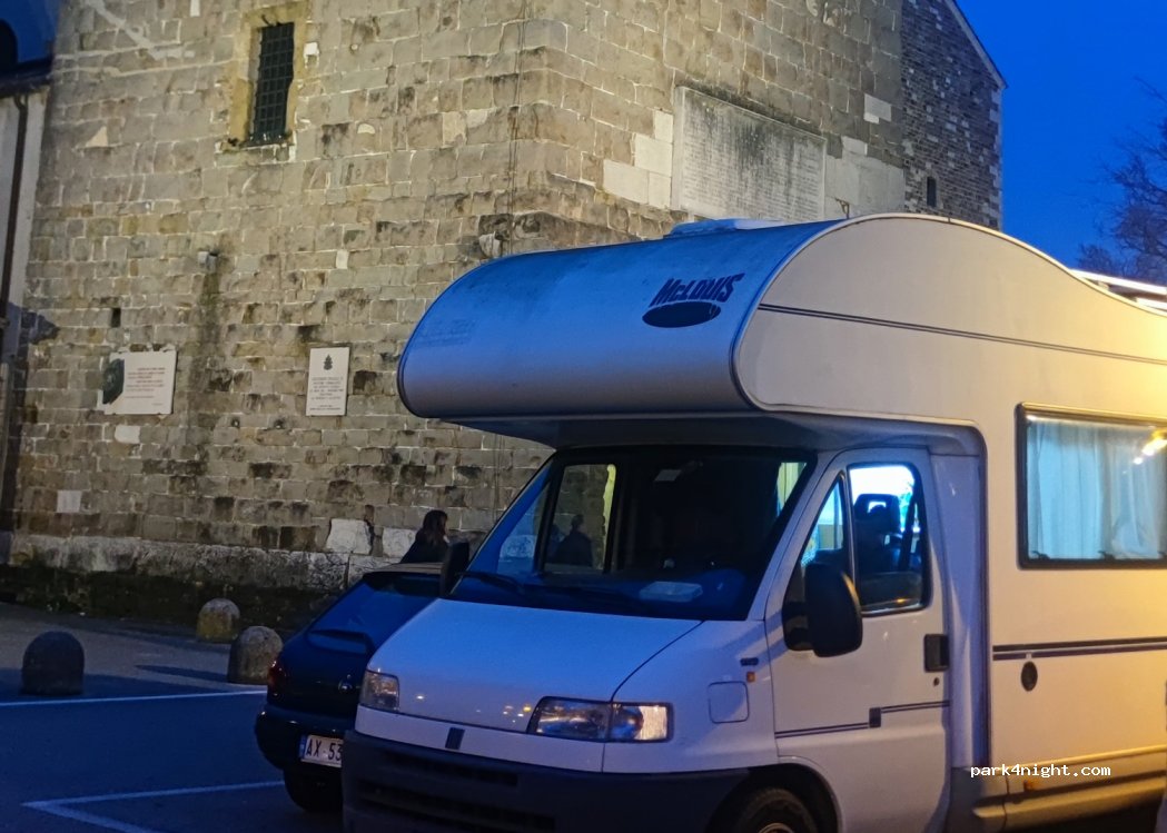 (34124) Trieste - 4 Piazza della Cattedrale — foto 4