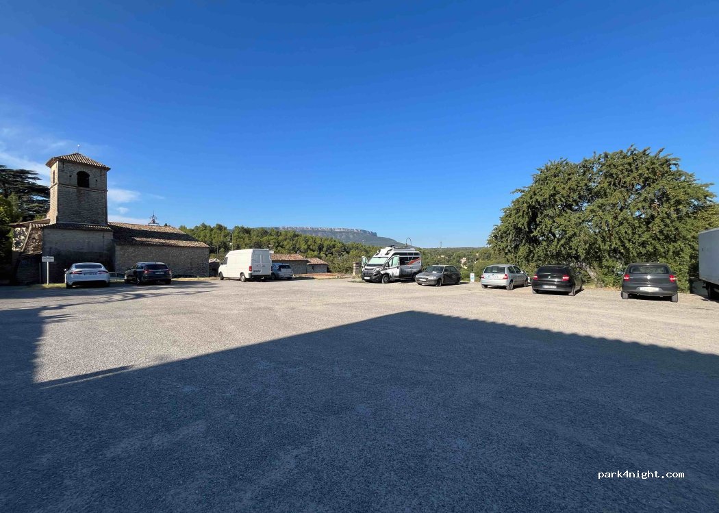 (83470) Ollières - Rue du Château — foto 2