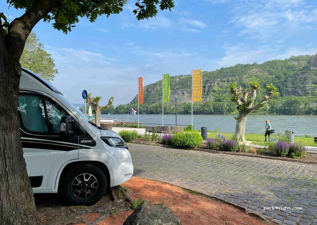 (56626) Andernach - 38 Konrad-Adenauer-Allee — foto