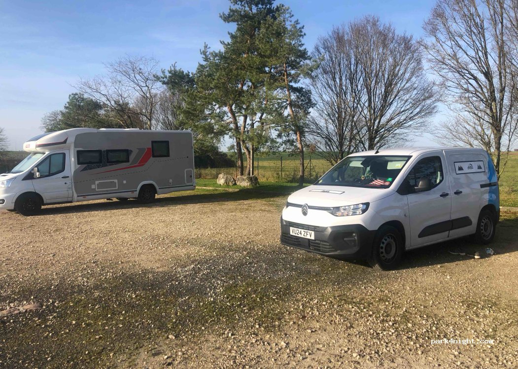 Aire de camping-cars Provins — foto 5