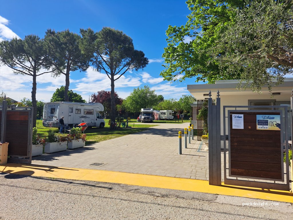 L'Adriatico Parking — foto 3