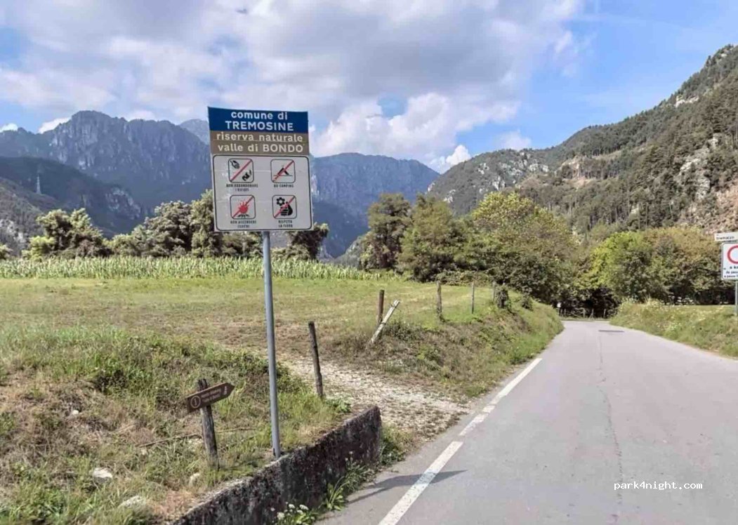(25010) Tremosine - Unnamed Road — foto 3