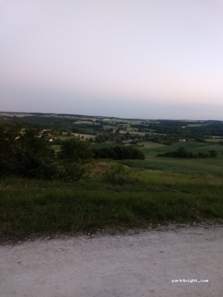 (24600) Allemans - Unnamed Road — foto