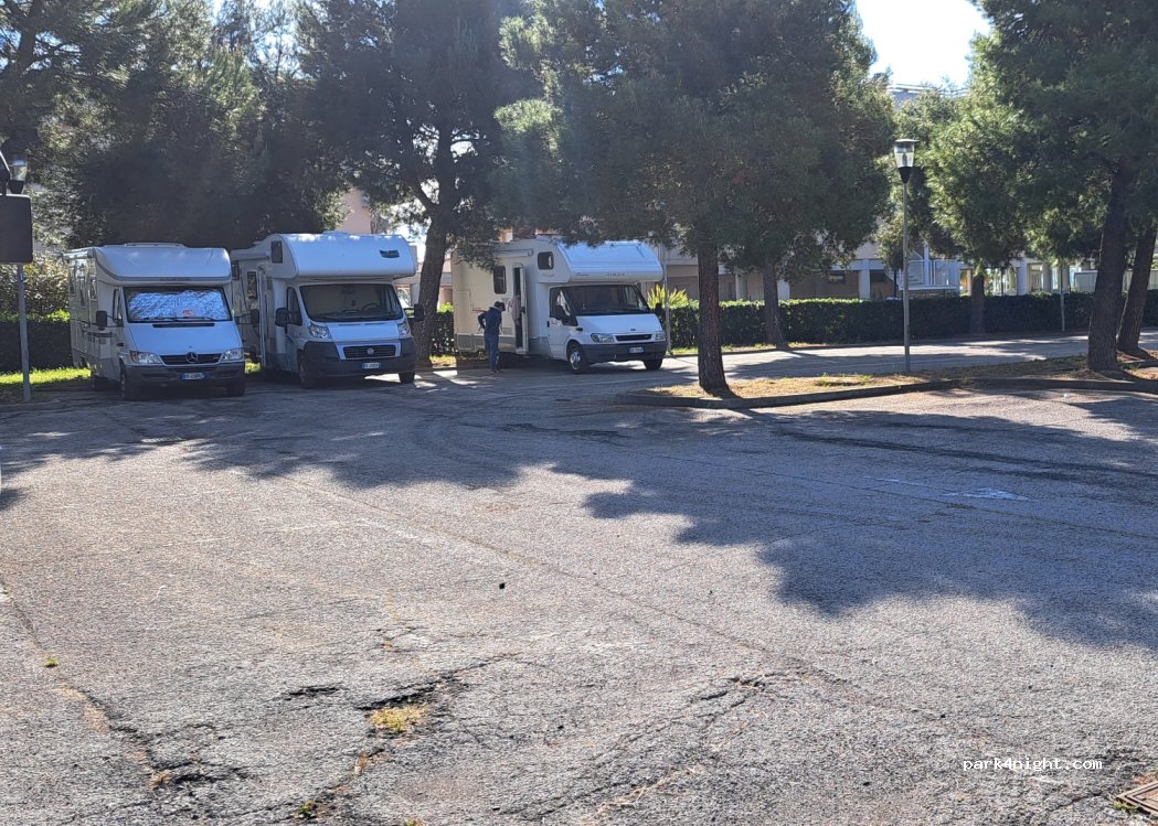 (63066) Grottammare - 10 Via Sandro Pertini — foto