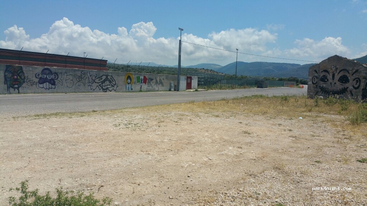 (71010) Cagnano - Unnamed Road — foto
