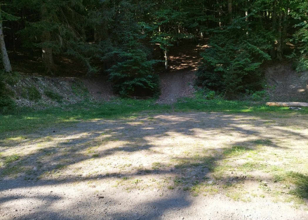 (48190) Cubières - Unnamed Road — foto 3