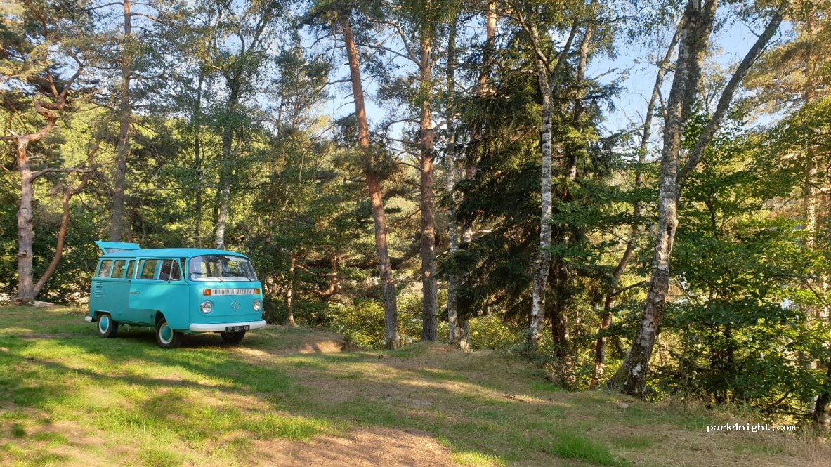 (15100) Alleuze - Unnamed Road — foto