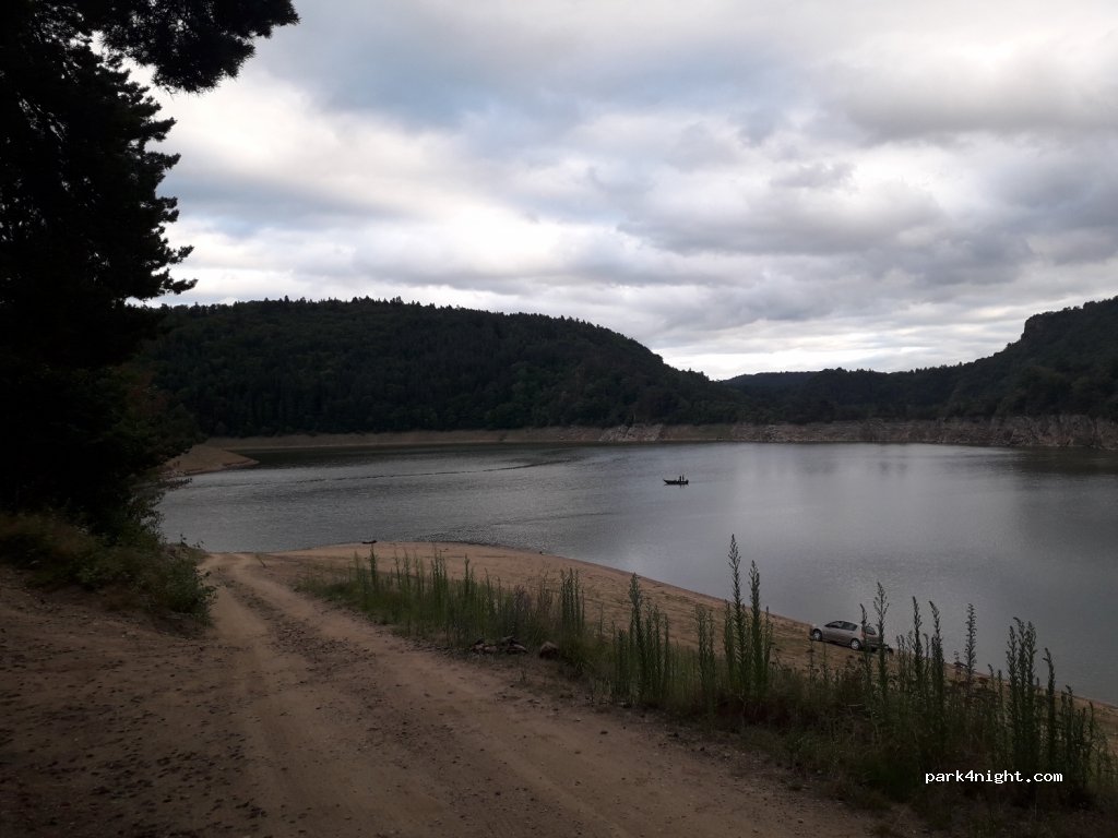 (15100) Alleuze - Unnamed Road — foto 2